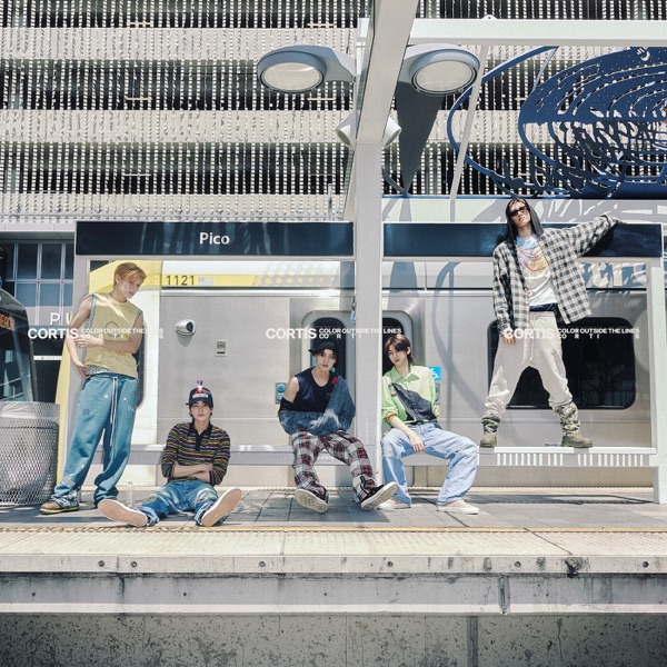 COLOR OUTSIDE THE LINES - EP 封面