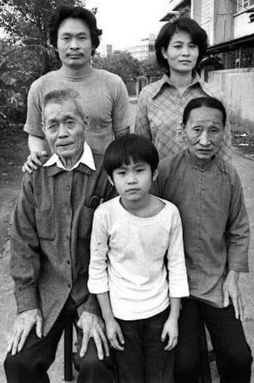 Father and Son Artists 封面