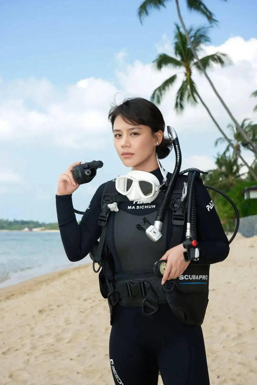 海洋守蔚者 封面
